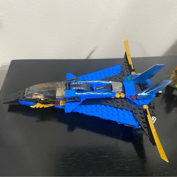 LEGO NINJAGO: Jay's Storm Fighter (9442)  With Manual No Figures - Picture 6 of 8